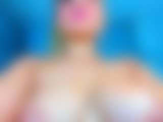 Live cam show with stefanymilk07Curv - Public Big Tits on StripNow
