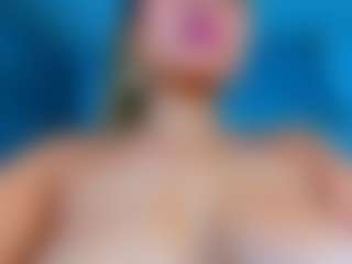 Live cam show with stefanymilk07Curv - Blonde Hair Toys on alttransgirls