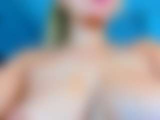 Live cam show with stefanymilk07Curv - Public Curvy on Cam Slut