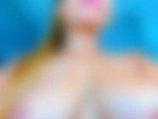 Live cam show with stefanymilk07Curv - Public MILF on Cam Slut
