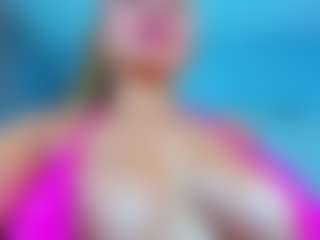 Live cam show with Stefanyhot__ - Curvy MILF on SpankPalCams