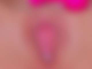 Live cam show with Vesia - Moaning on sexylive.show