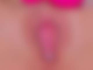 Live cam show with Vesia - Moaning on Chatstar