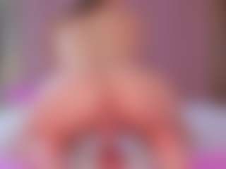 Live cam show with Vesia - Moaning on Dolls Live