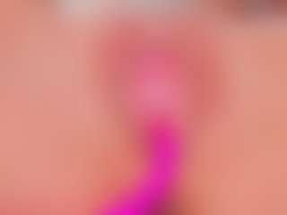 Live cam show with Vesia - Brown Eyes on Camsoda
