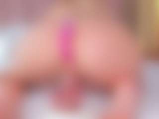 Vesia's Live Sex Cam Show