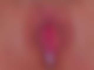 Live cam show with Vesia - Brown Eyes on livesuperchat.net
