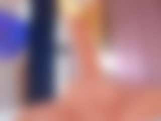 Live cam show with Vesia - Petite on livesuperchat.net