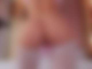 Vesia's Live Sex Cam Show