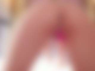 Vesia's Live Sex Cam Show