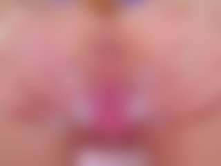 Live cam show with Vesia - Blonde Hair Petite on CamClone