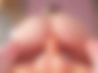 Live cam show with Vesia - Blonde Hair on Strip Flash - Live Sex Shows