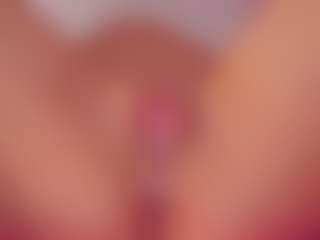 Live cam show with Vesia - Brown Eyes on madthumbs