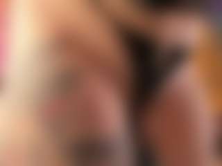 Live cam show with Maeveee - Gray Eyes on xplaylive.com