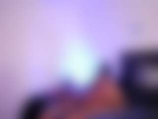 Live cam show with HoneyKaramel21 - Ebony Petite on Instabang