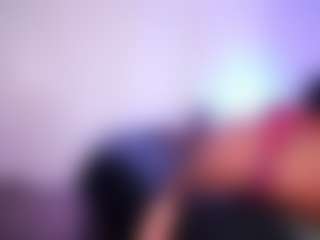 Live cam show with HoneyKaramel21 - Black Petite on xheatlive.com