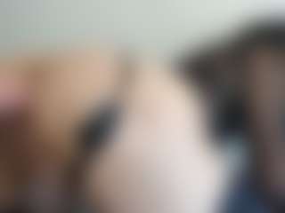 Live cam show with Britanystars - Smoking on Hubzter Live