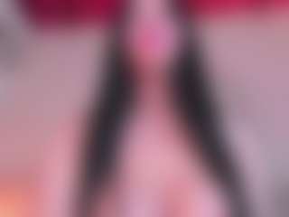 Live cam show with Melodyy-Rose - Facial on Camsoda