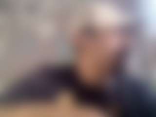 elmonstro690's Live Sex Cam Show