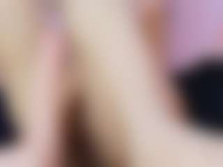 Live cam show with EmilyTrujillo - Petite on CamClone