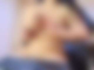 Live cam show with EmilyTrujillo - Petite on Livezox