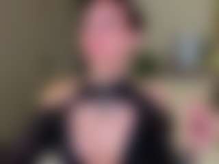 Live cam show with Leila-Unlit - New Bedroom on livesuperchat.net