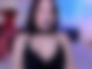 Medea-Queen MILF webcam performer live streaming