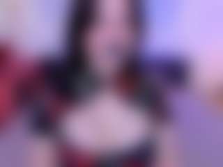 Medea-Queen MILF webcam performer live streaming
