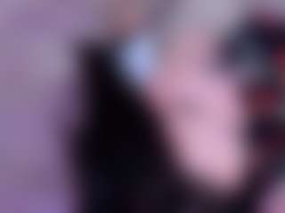 Live cam show with Medea-Queen - MILF on Camversity