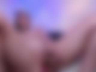 Live cam show with Medea-Queen - Spank Brown Hair on TastyBlacksLive