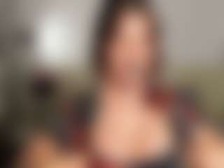 Live cam show with Medea-Queen - Public Brown Hair on Stripli.com