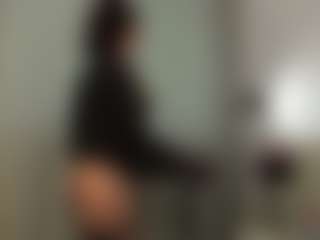 Live cam show with Medea-Queen - Brown Eyes MILF on SquirtSoMuch