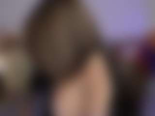 Live cam show with Medea-Queen - Bikini on Gym Cam Girls