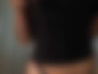 Live cam show with Medea-Queen - Solo on live.xbliss.ai