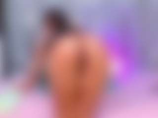 Live cam show with thinsamathagirl - BBW on TeamSkeetLive