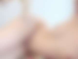 Live cam show with Caroline - Body on Spunkpage