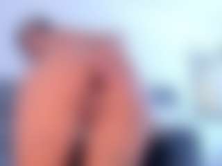 Live cam show with MelissaFoxx - Thin on AdultVida.com