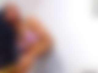 Live-Cam-Show mit AndreaxDoll - Big Balls auf Camsoda