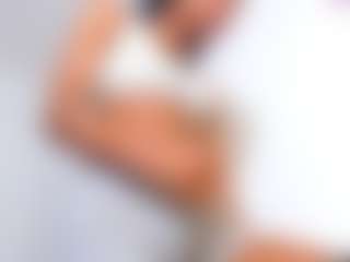 Live cam show with AndreaxDoll - Average on SxyPornLive
