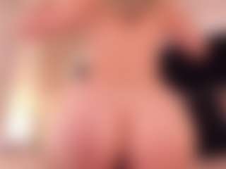 GretaVelvet's Live Sex Cam Show