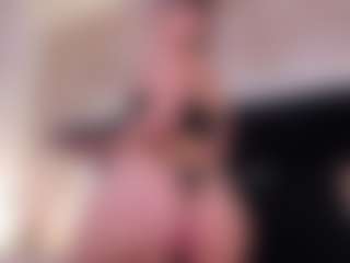 GretaVelvet's Live Sex Cam Show