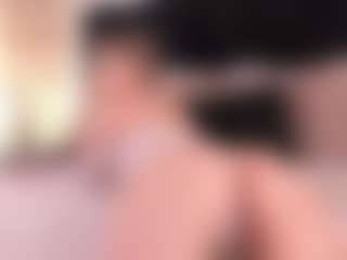Live cam show with GretaVelvet - Public on intimatelivegirls.com