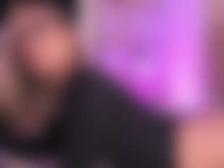 Live cam show with GretaVelvet - Public on Streamer API