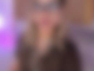 Live cam show with GretaVelvet - Deepthroat on xfollow cams