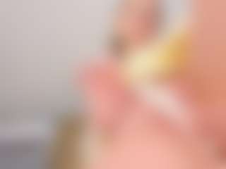 Live cam show with Anuvira - Upskirt on sexytreat.net