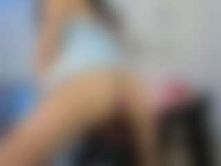 Live cam show with EmmaStone4u - Young Adult on Streamer API