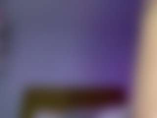 Live cam show with tommi - Smoking on AdultVida.com