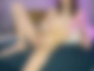 Live cam show with tommi - Self Suck on Camsoda