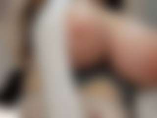 Modelka MILF Rabbit_777 nadaje na żywo