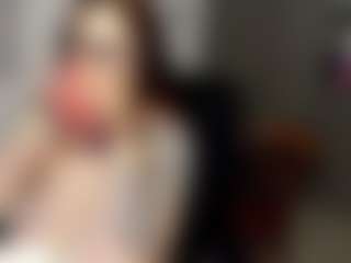 Rabbit_777 MILF webcam performer live streaming
